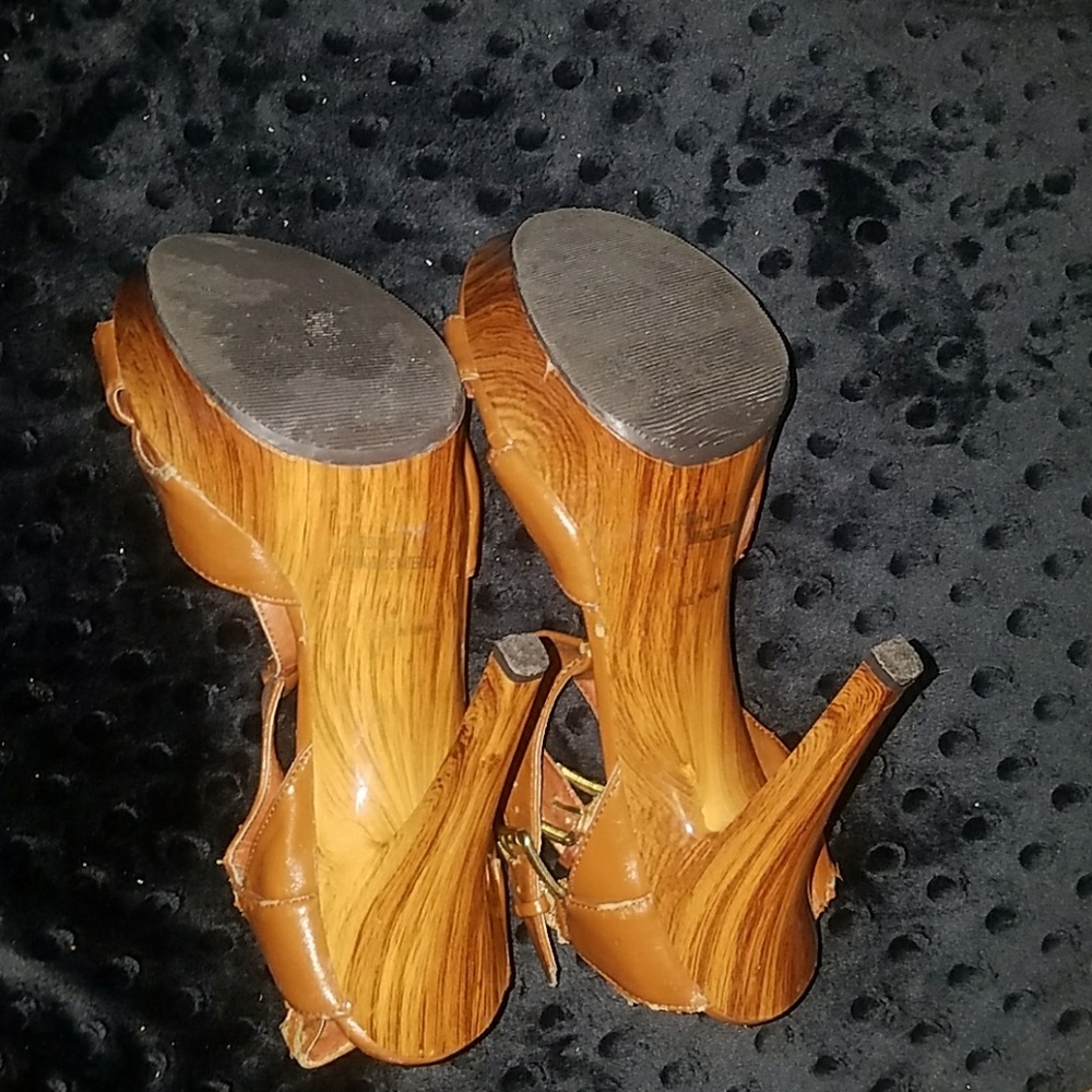Heels - Picture 3 of 4